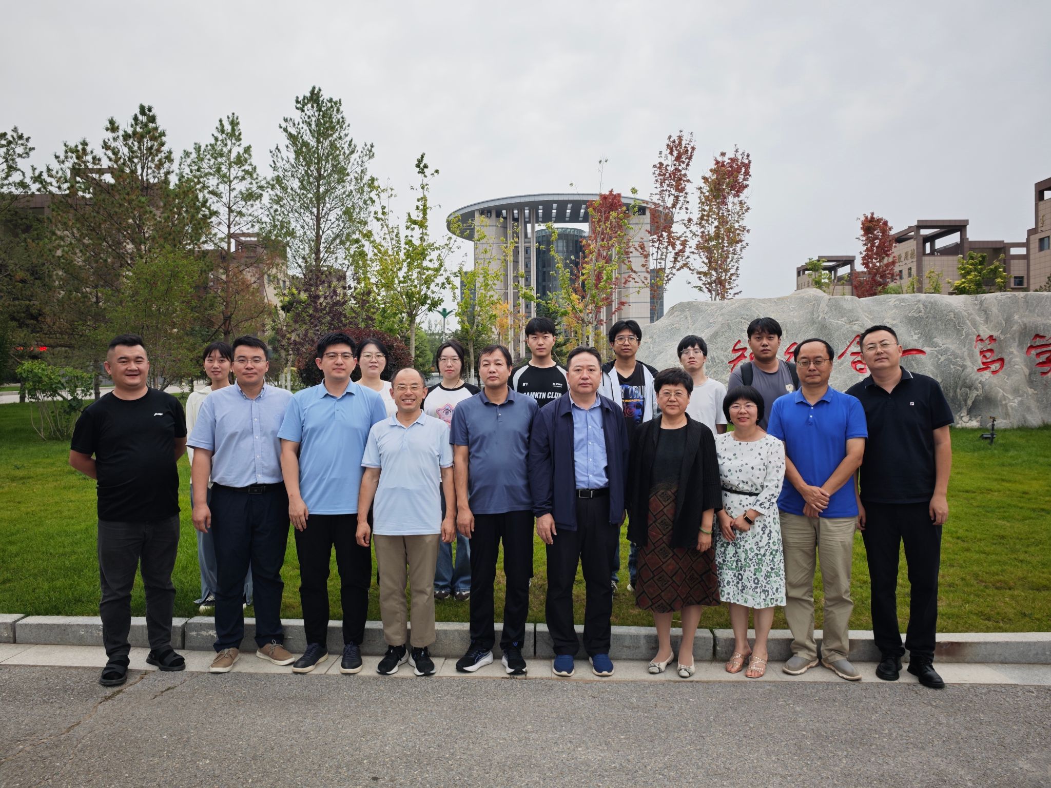 科技興蒙 杭錦旗陶賴溝濕地修復與非常規(guī)水源利用技術研發(fā)項目推進會召開